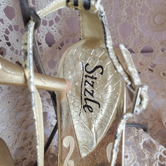 Sizzle gold Rhinestone - Picture 6 of 16